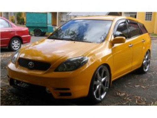 Toyota Matrix. con "22